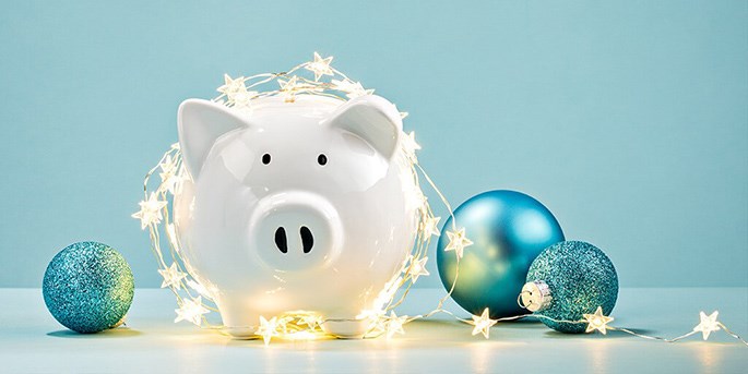 6 Holiday Budgeting Tips To Follow In 2022