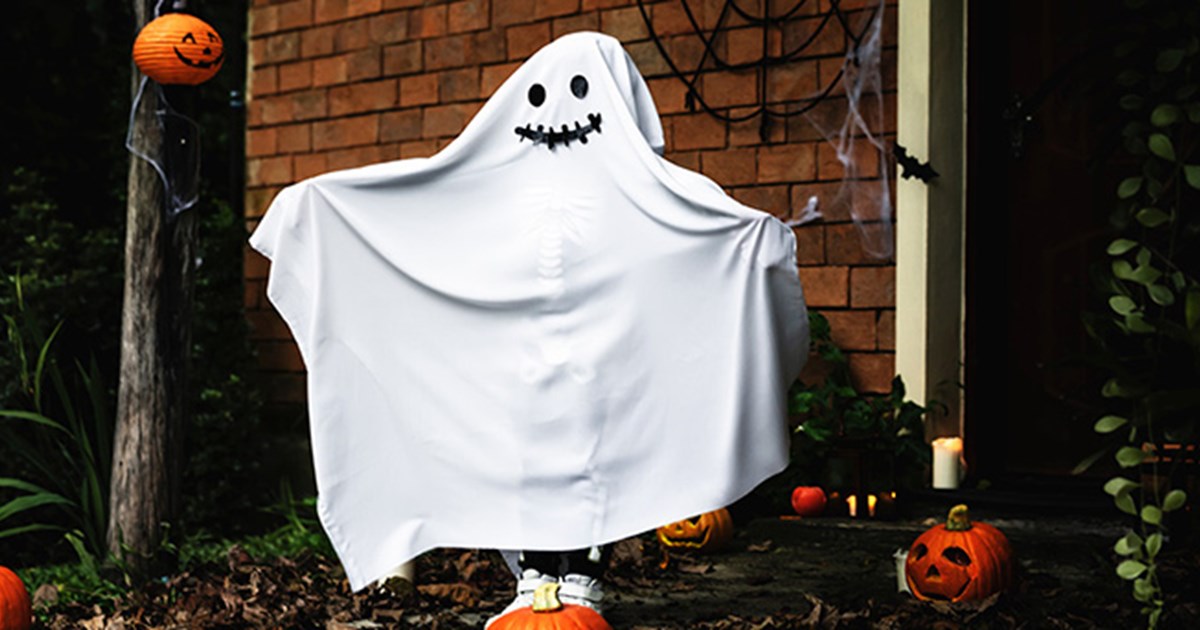Affordable Outdoor Halloween Decor Ideas | Cheap & DIY Tips